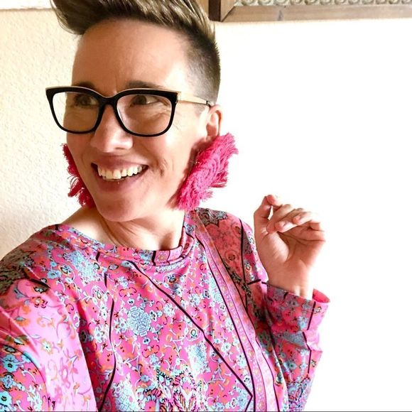 New! Handmade Macramé Woven Spiral Disc Statement Earrings Hot Fuchsia Pink - Picture 9 of 12